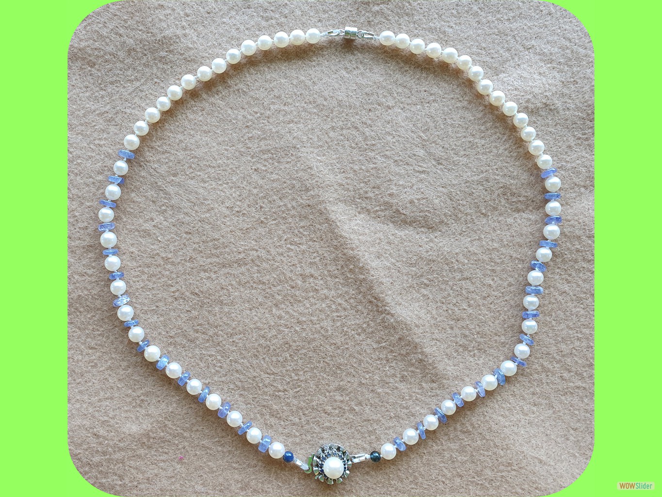 Perlenkette mit Tanzaniten und Saphiren